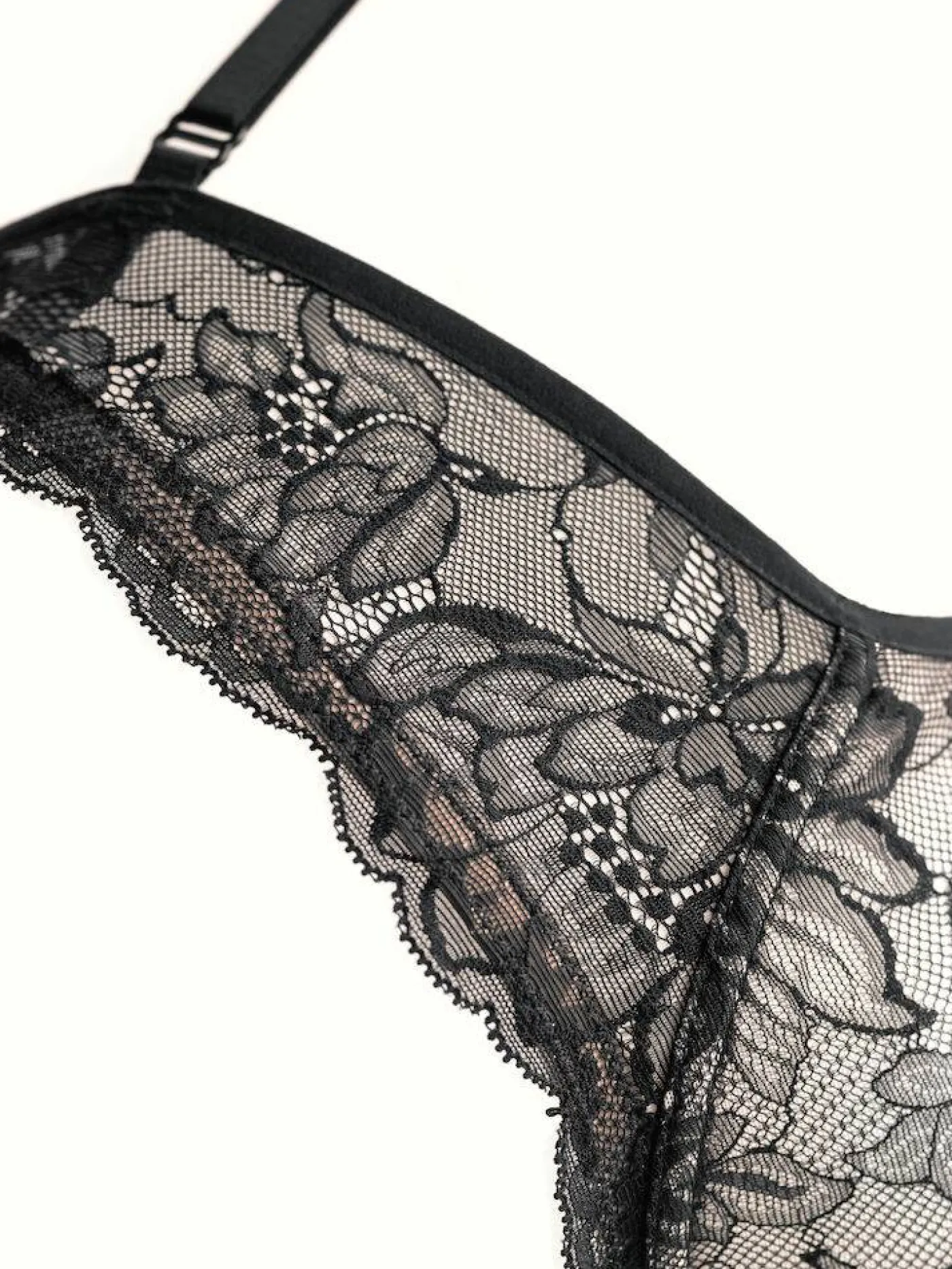 BH "Amourette Charm W02"