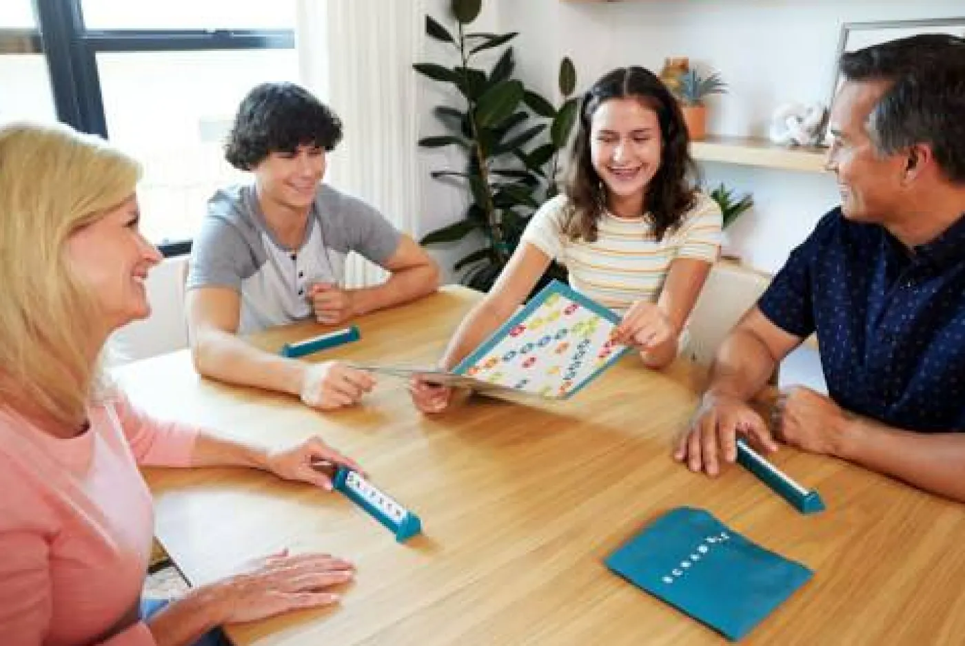 Brettspiel "Scrabble Original", 2-in-1