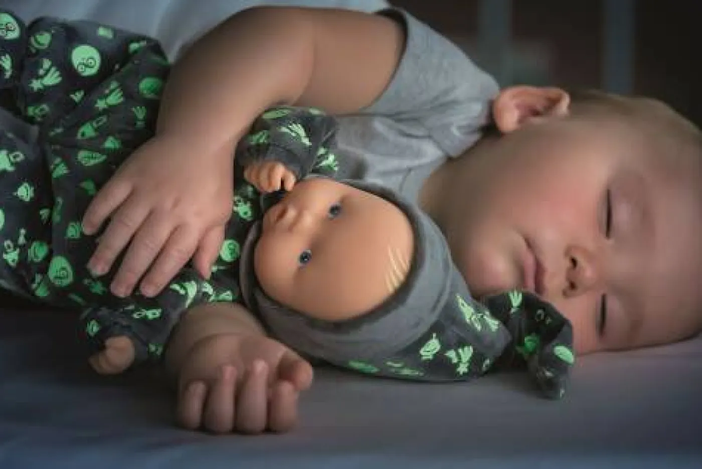 Corolle Baby-Puppe "Babipuce - Glow in the Dark"