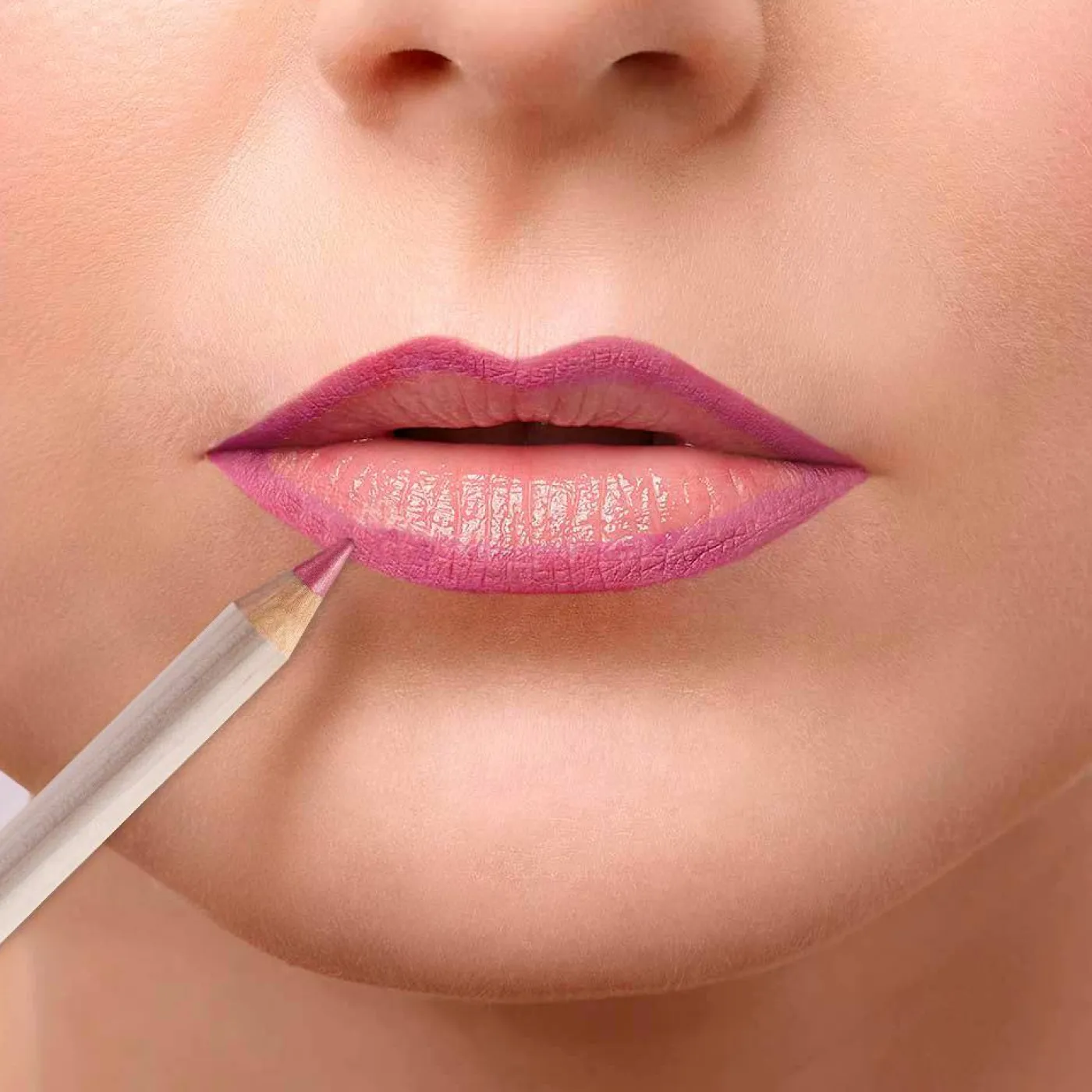 "Green Couture" Smooth Lip Liner 86