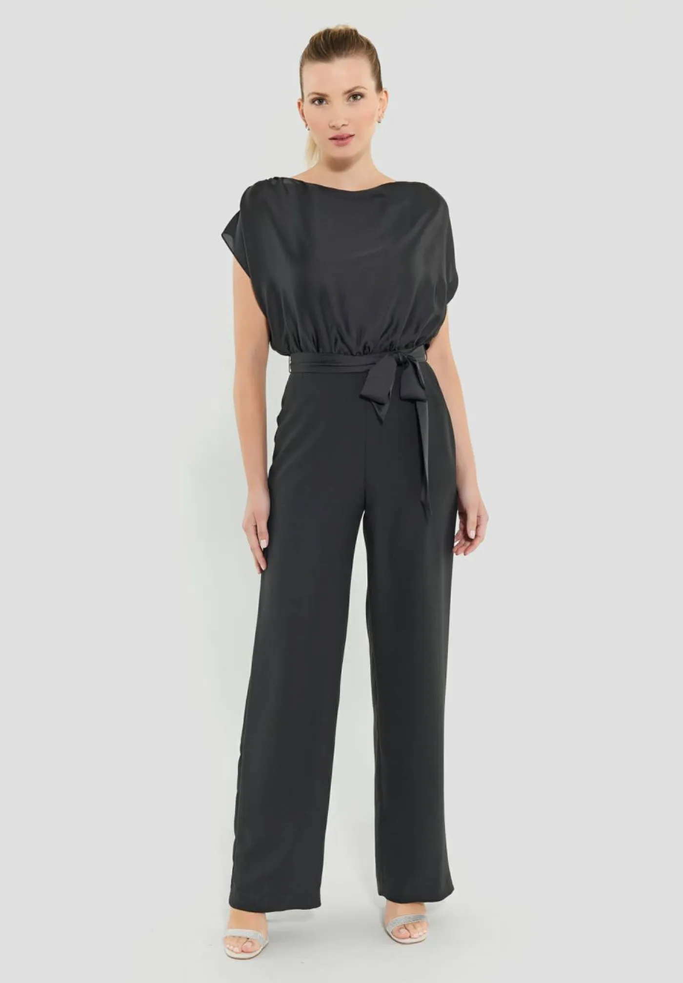 Jumpsuit aus Material-Mix
