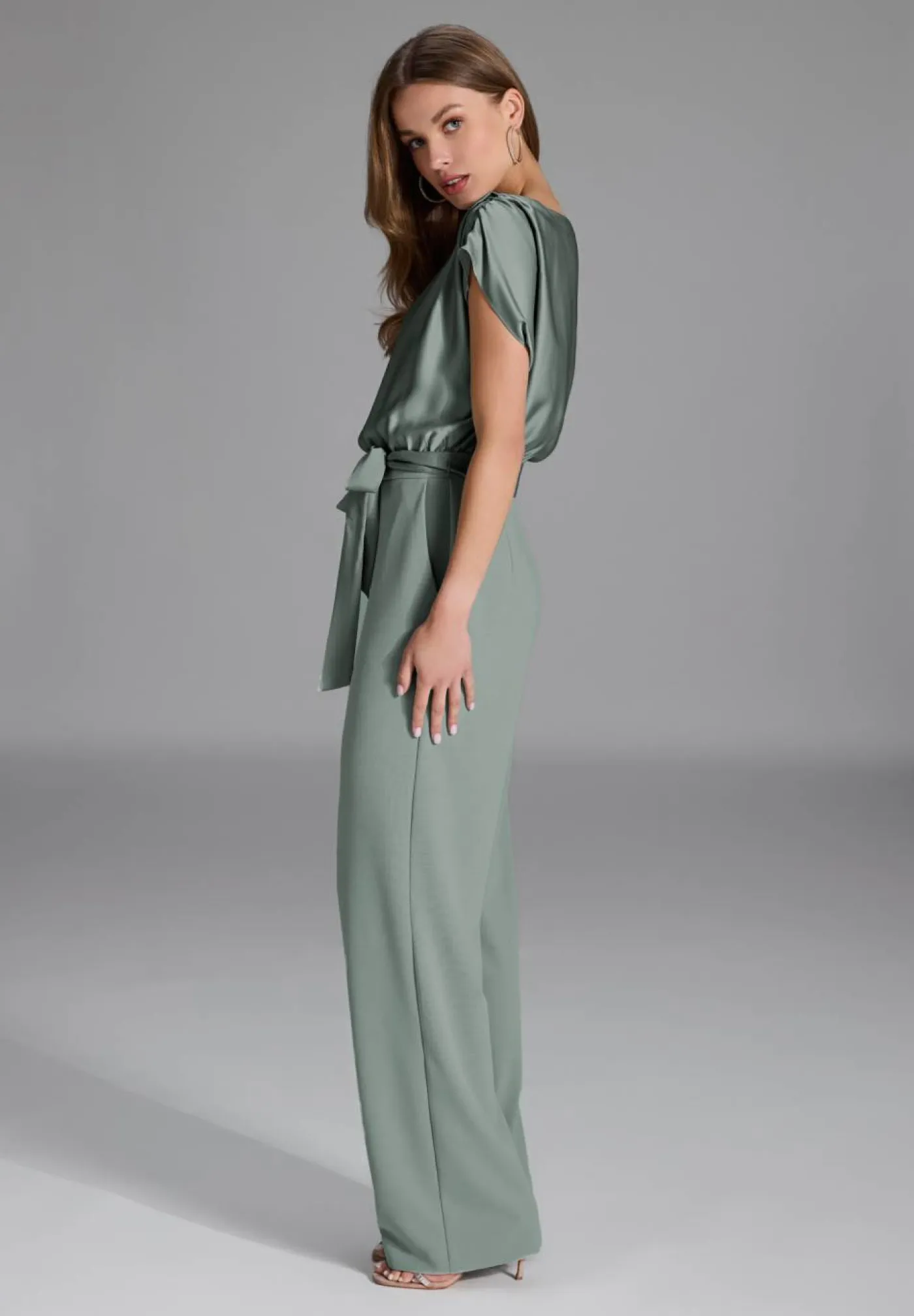 Jumpsuit aus Material-Mix