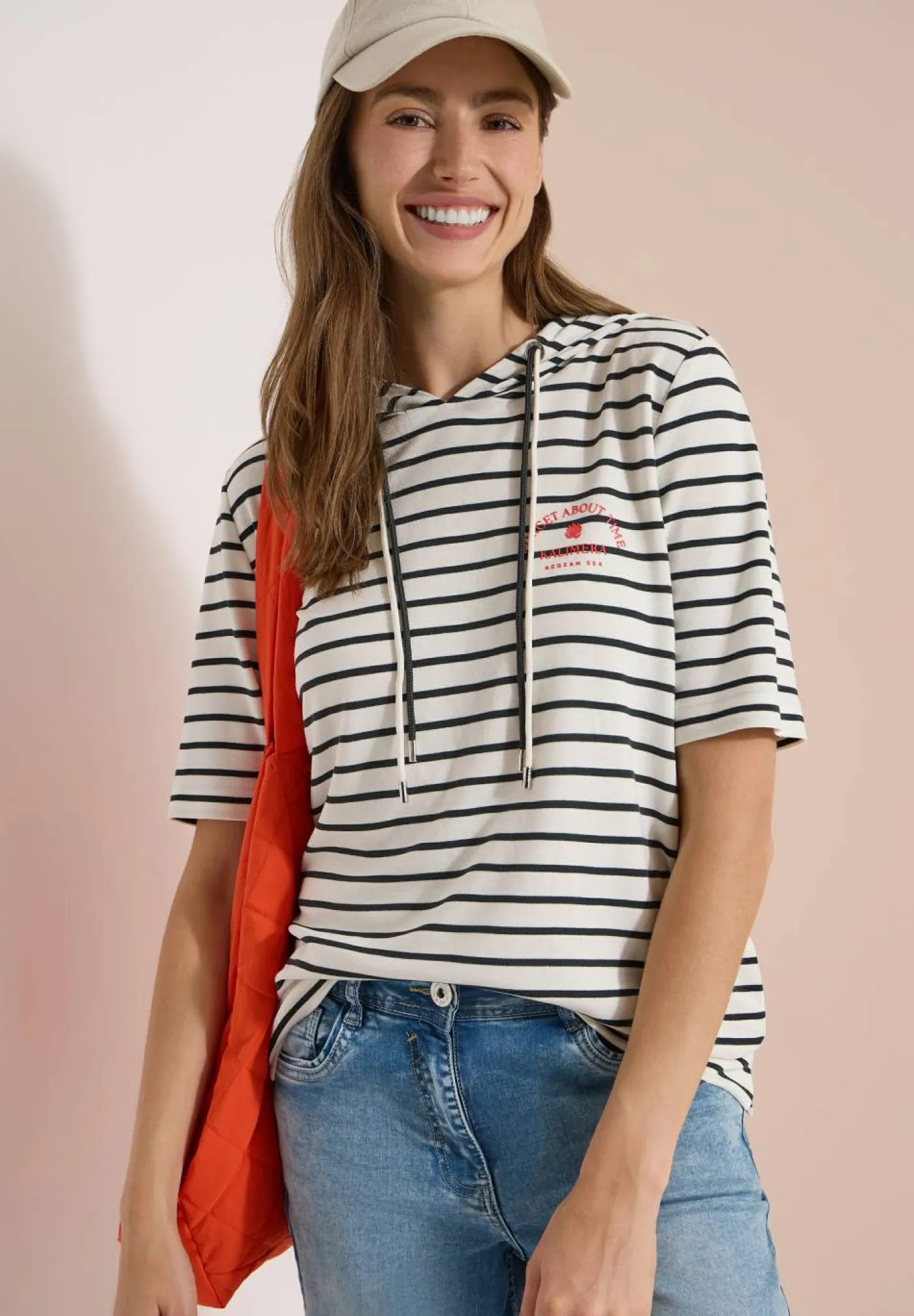 Kurzarmkapuzenshirt