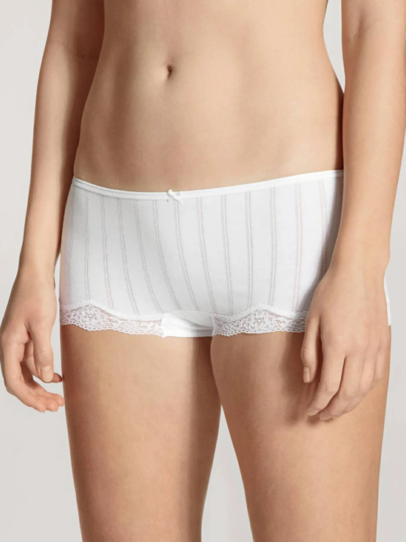 Panty mit Spitze