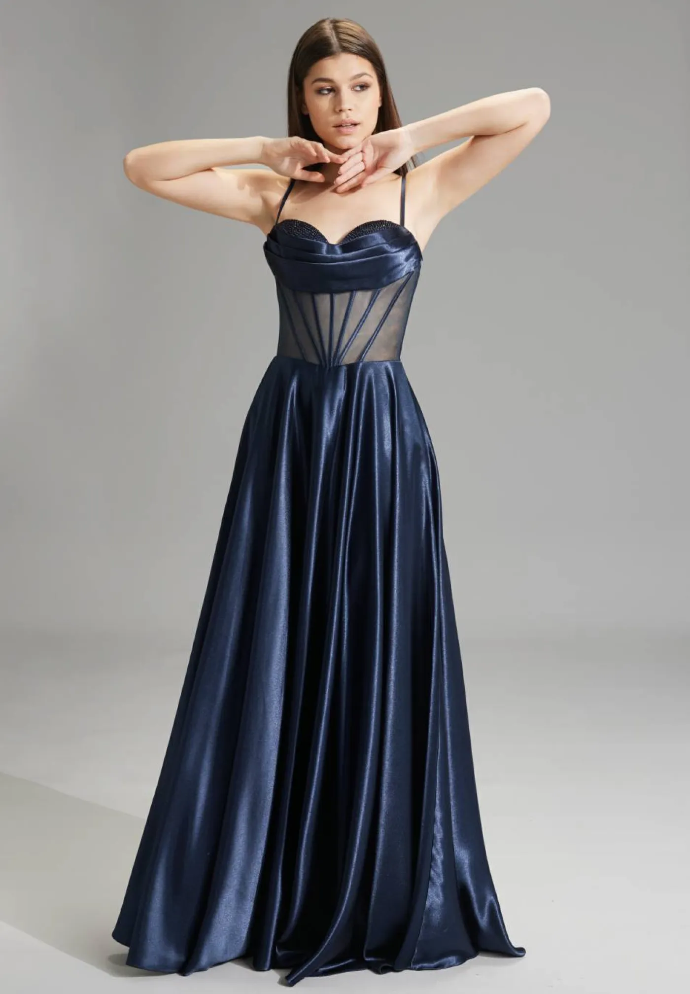 See-through-Corsagenkleid mit Ziersteinen