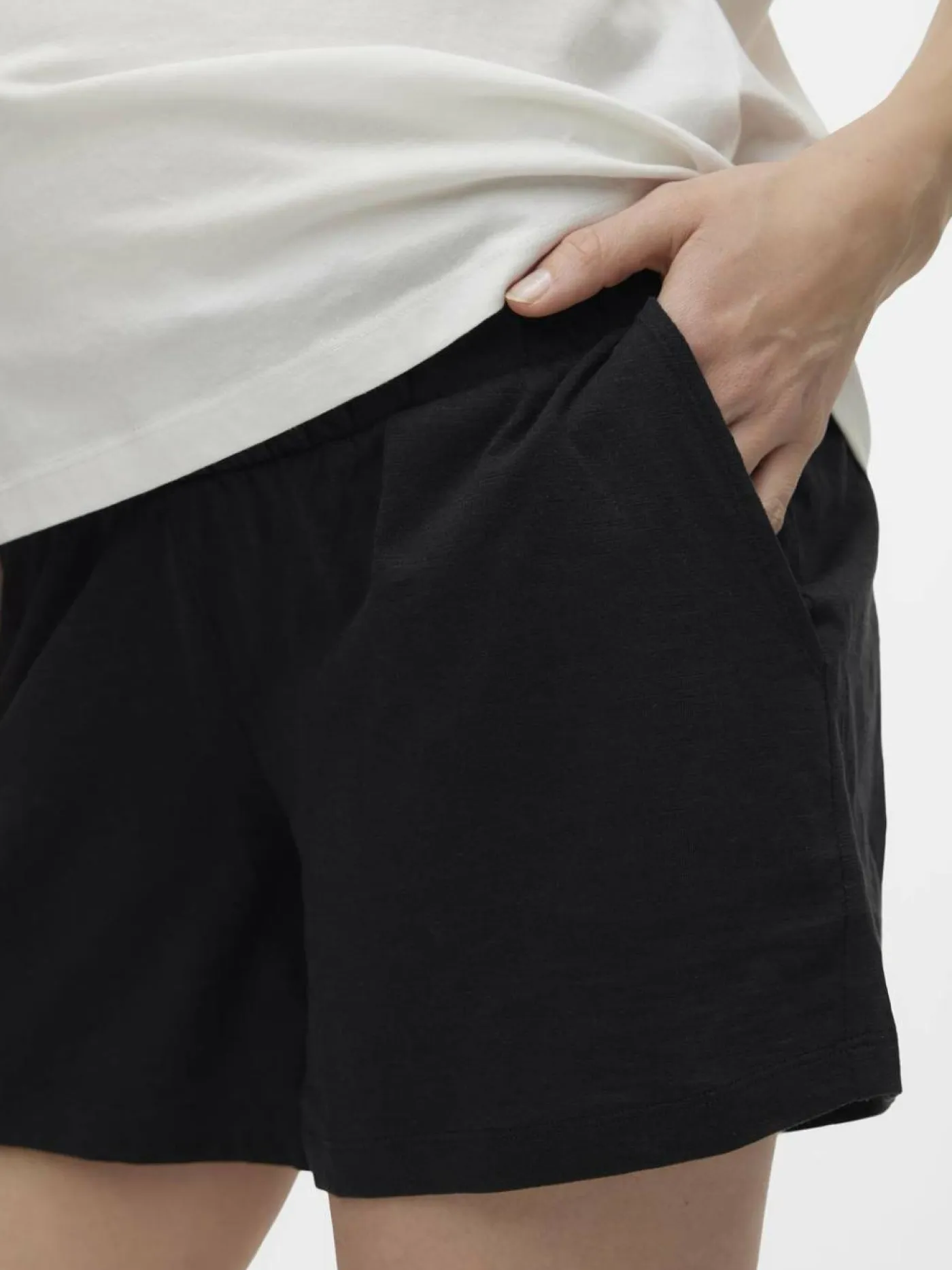 Shorts "MLIVY"