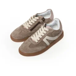 Sneaker "The Power Sneak"