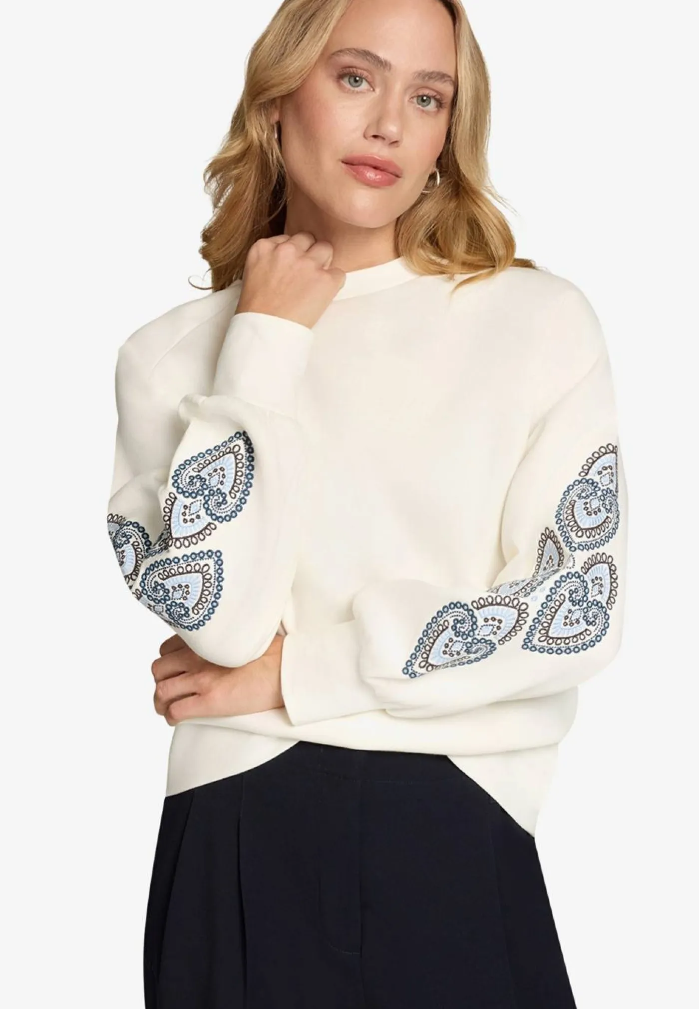 Sweatshirt