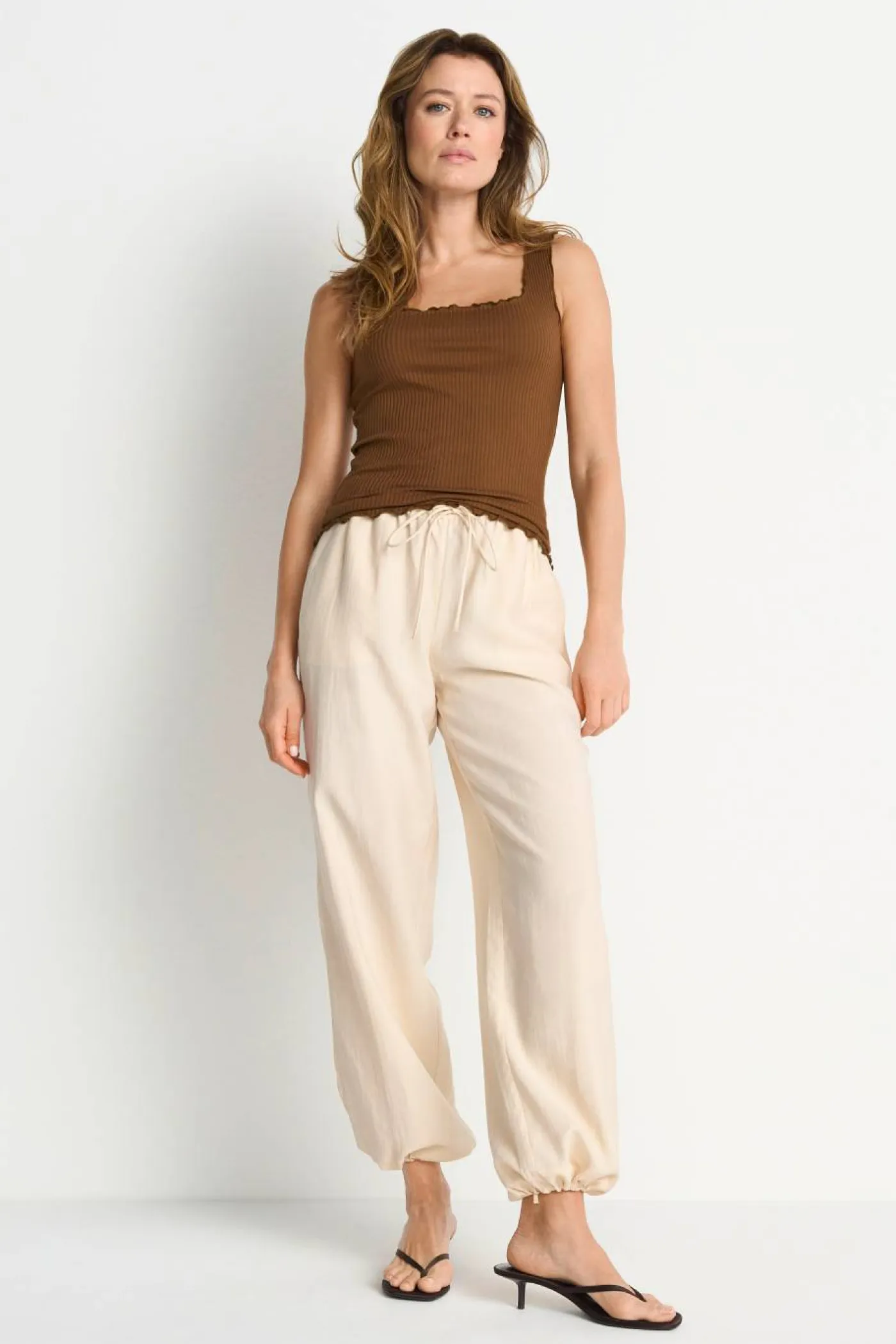 Top "Frill"