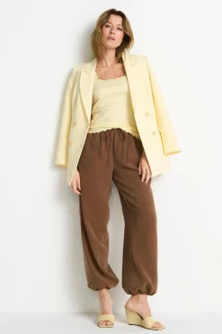 Top "Frill"