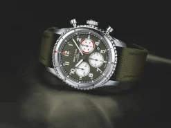 Uhr "AVIATOR 8 CURTISS WARHAWK"