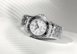 Uhr "SEAMASTER DIVER"